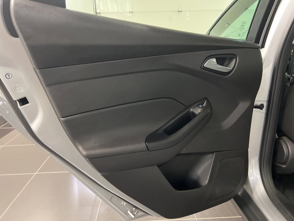 Certified 2018 Ford Focus SE w/ Cold Weather Package image 28