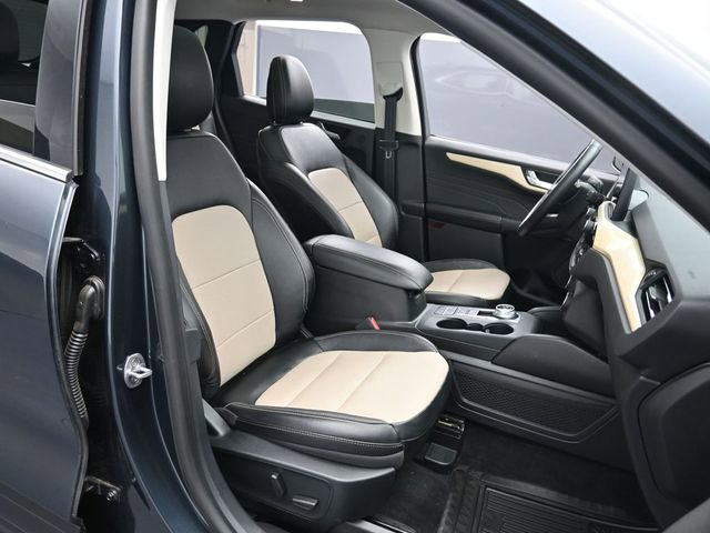 Certified 2022 Ford Escape Titanium w/ Titanium Elite Package image 31