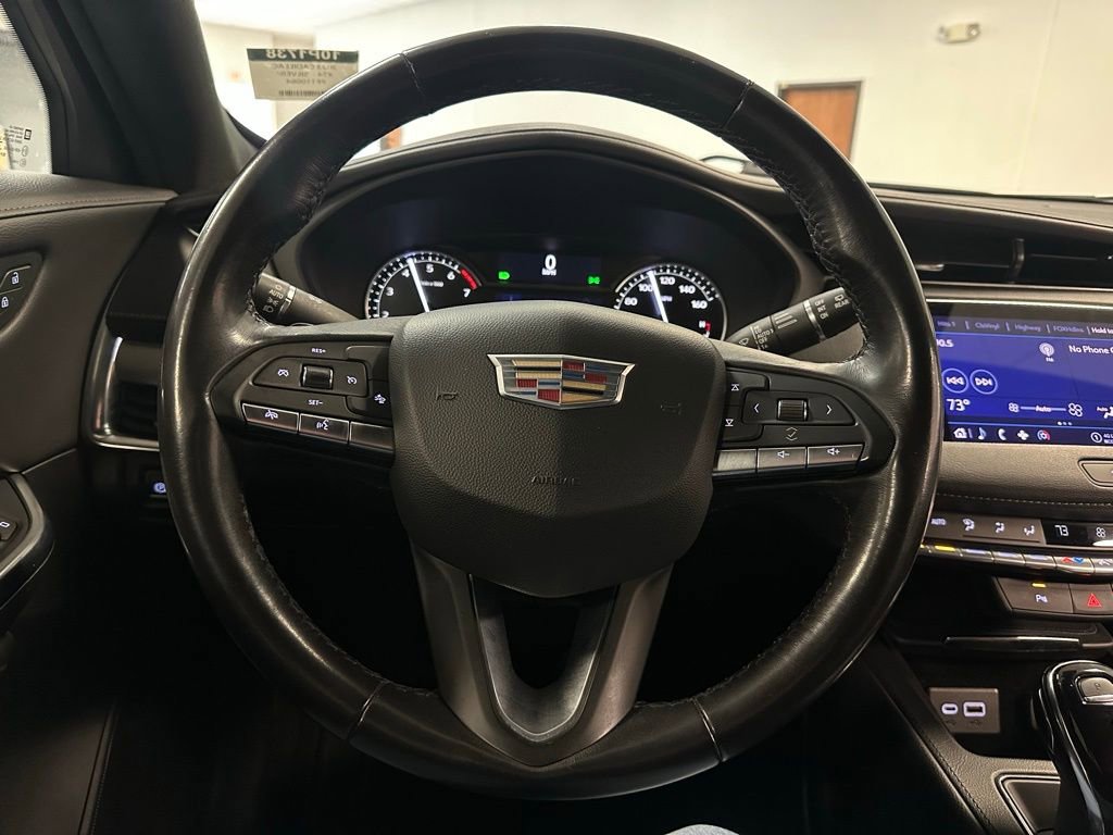 Used 2023 Cadillac XT4 Premium Luxury image 22