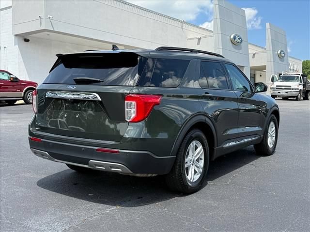 Certified 2023 Ford Explorer XLT w/ Equipment Group 202A RWD image 4