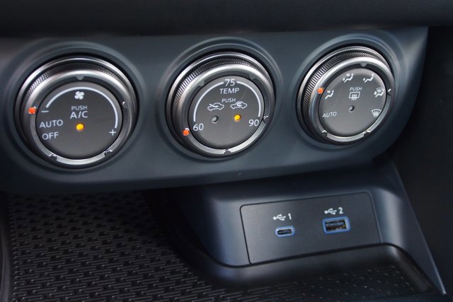 Used 2025 Nissan Z Performance w/ Floor Mat Package image 24