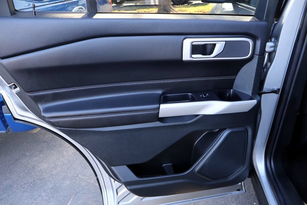 Certified 2024 Ford Explorer XLT RWD image 26