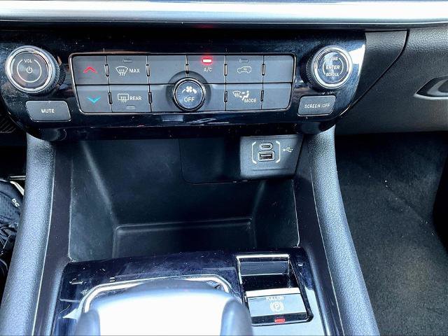 Used 2024 Jeep Compass Latitude AWD/4WD image 16