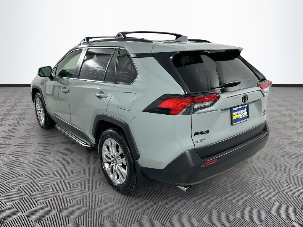 Used 2021 Toyota RAV4 XLE Premium AWD/4WD image 8