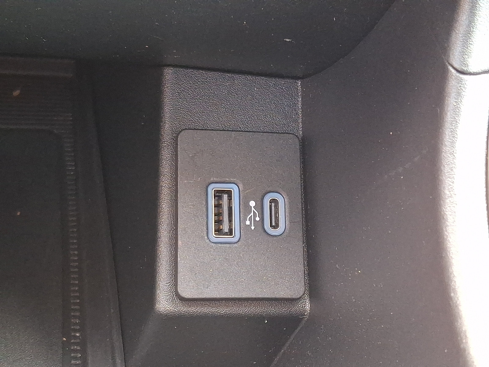 Certified 2024 Ford Edge SEL w/ Convenience Package AWD/4WD image 27