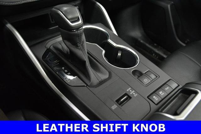 Used 2020 Toyota Highlander XLE AWD/4WD image 20