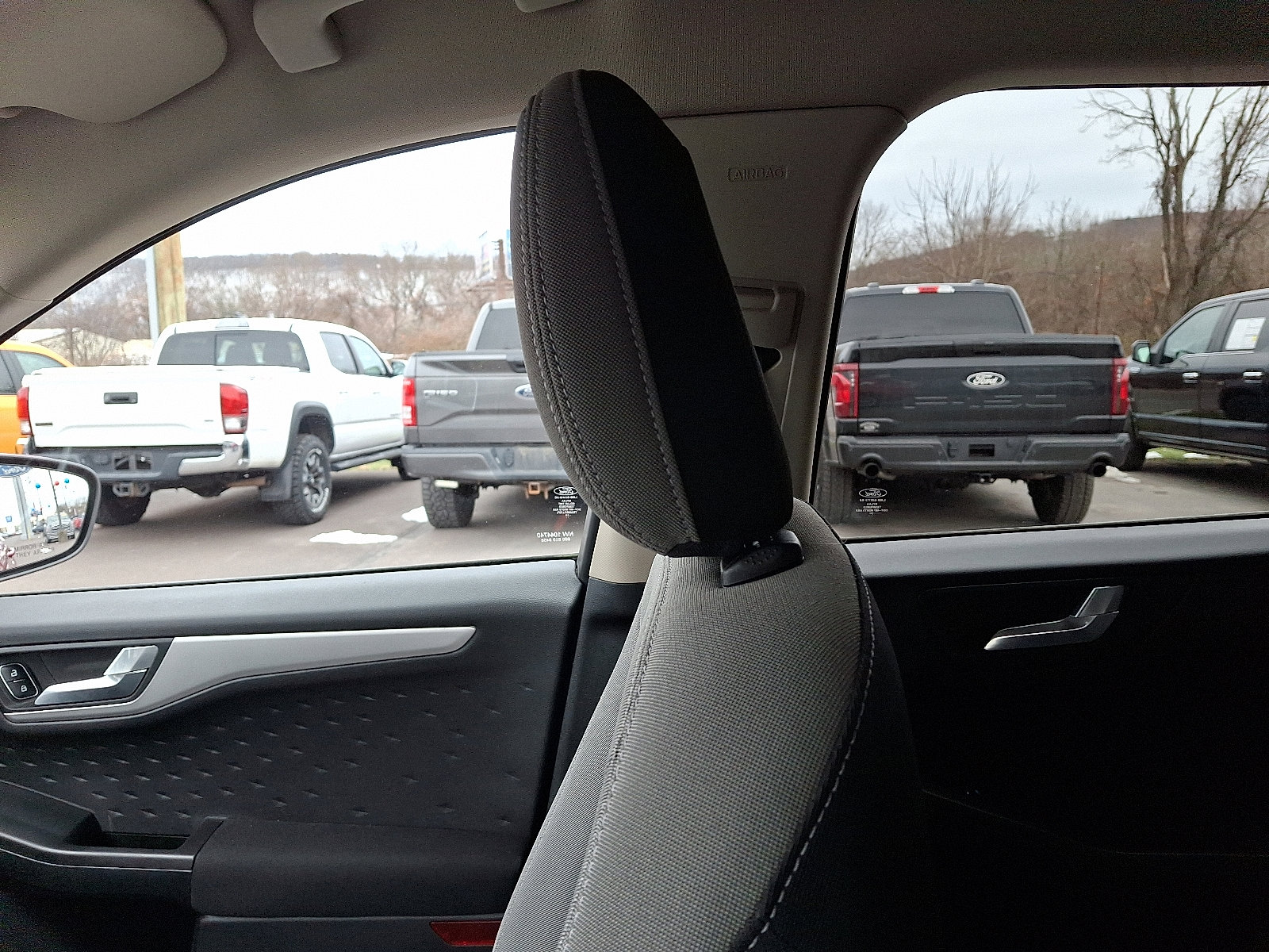 Certified 2020 Ford Escape SE image 17