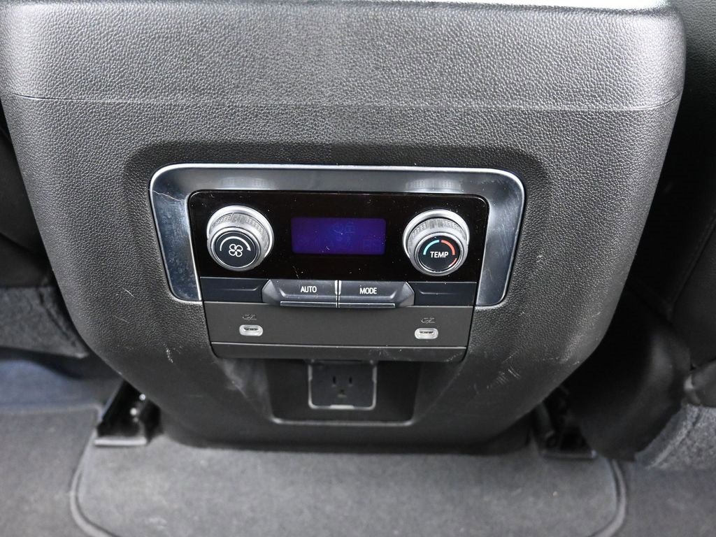 Used 2021 Chevrolet Tahoe Z71 image 14