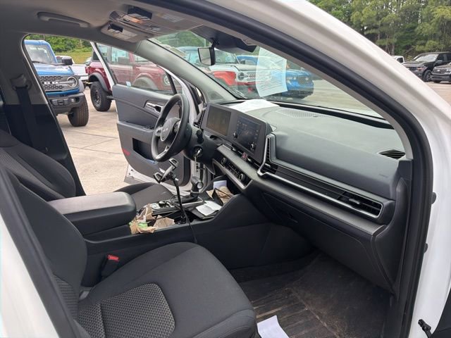Used 2024 Kia Sportage LX FWD image 23
