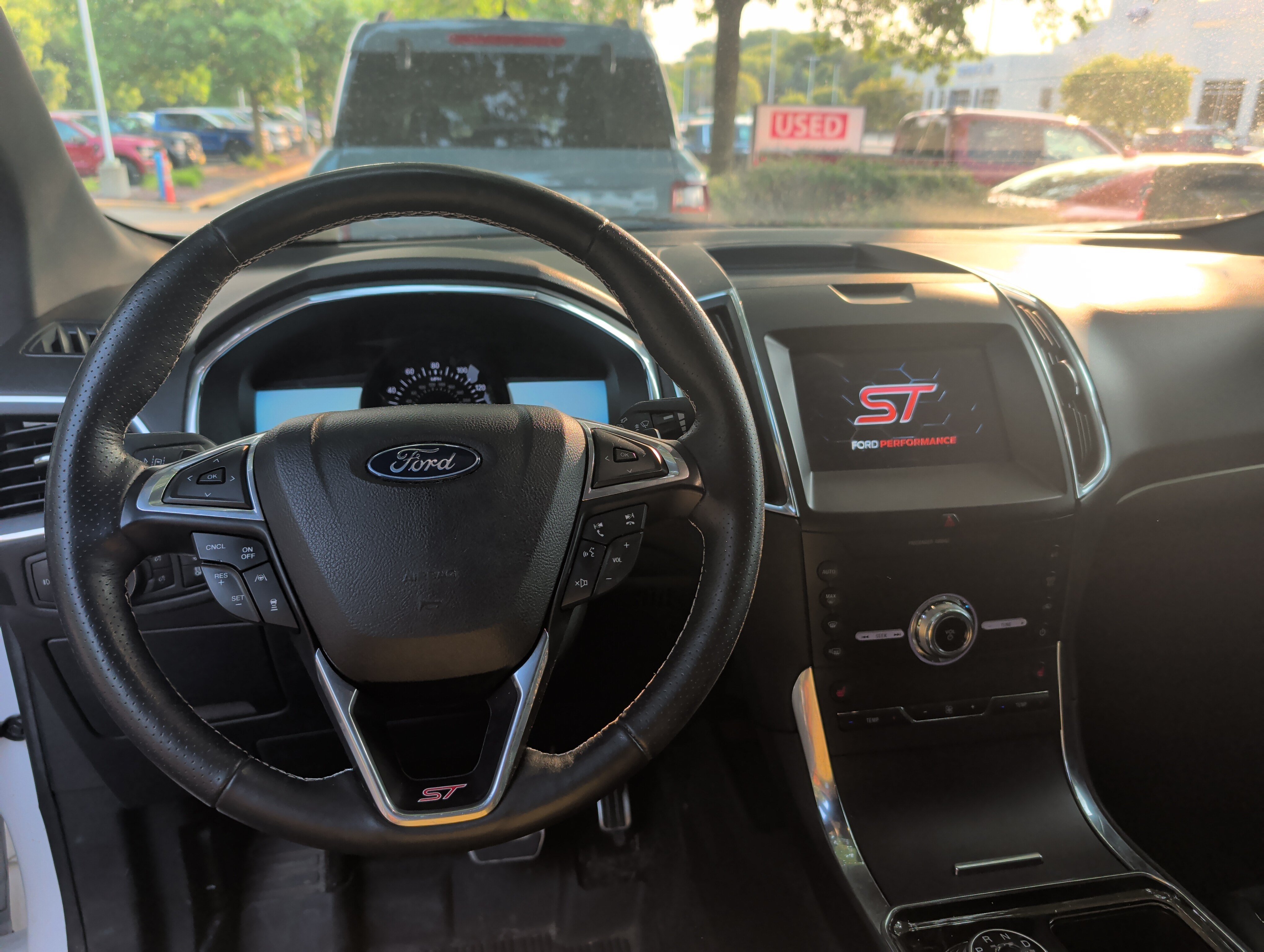 Certified 2020 Ford Edge ST w/ Cold Weather Package AWD/4WD image 8