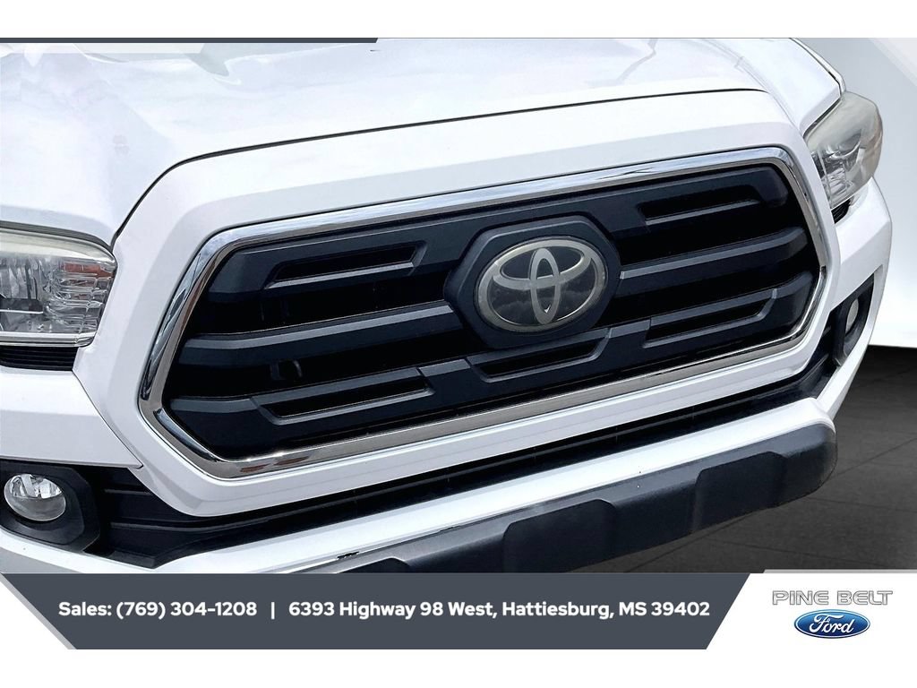 Used 2018 Toyota Tacoma SR5 RWD image 22