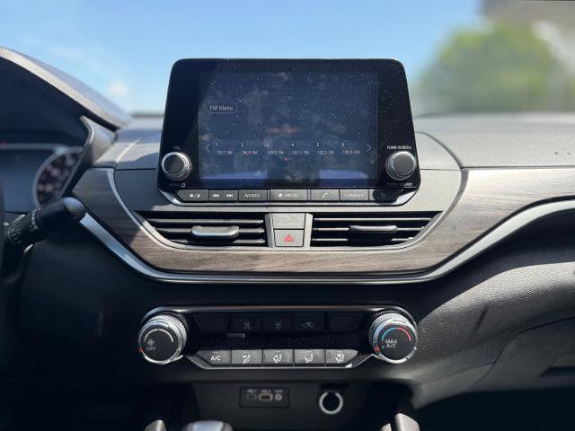 Used 2025 Nissan Altima 2.5 SV FWD image 13