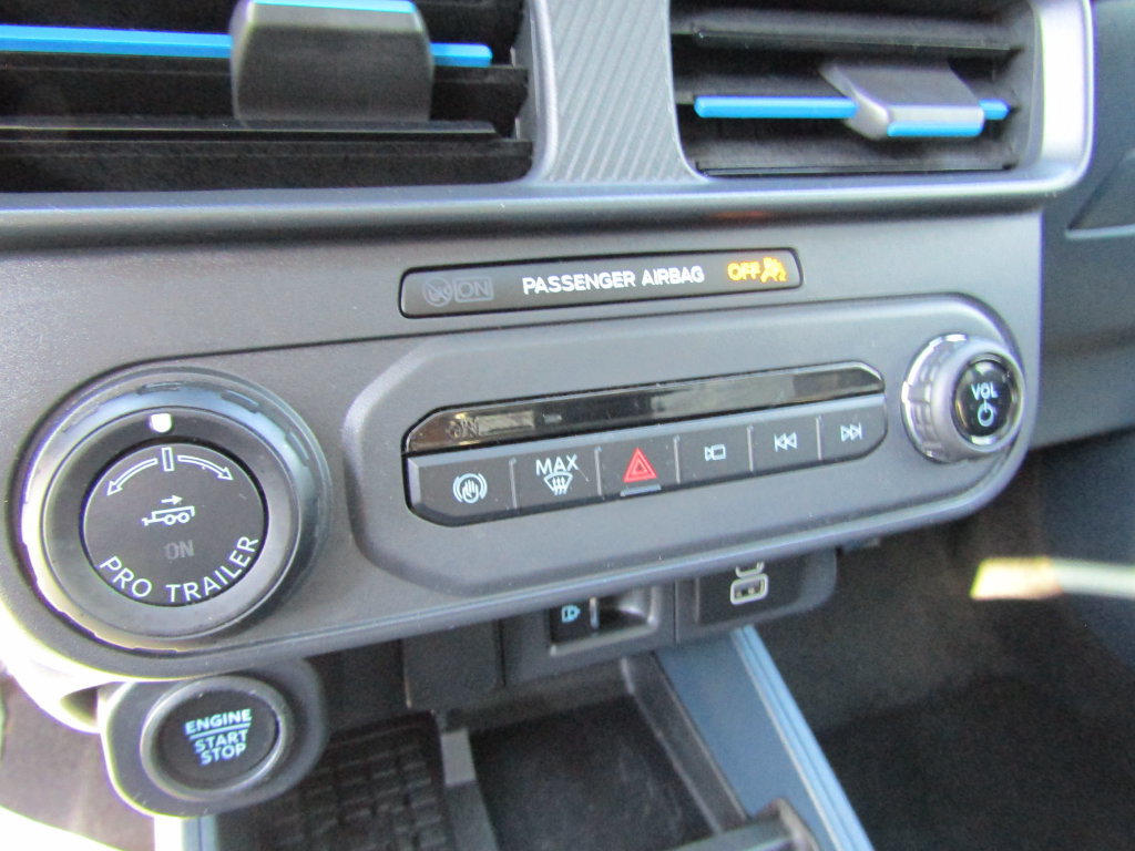 Certified 2025 Ford Maverick Lobo AWD/4WD image 33