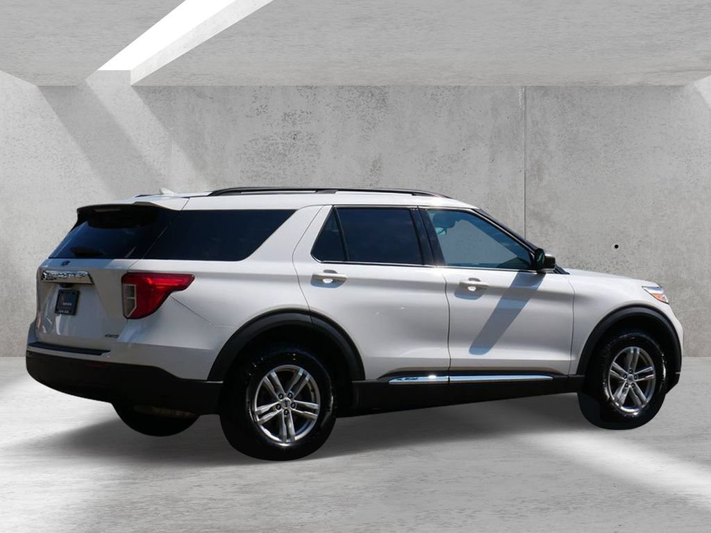 Certified 2023 Ford Explorer XLT AWD/4WD image 3