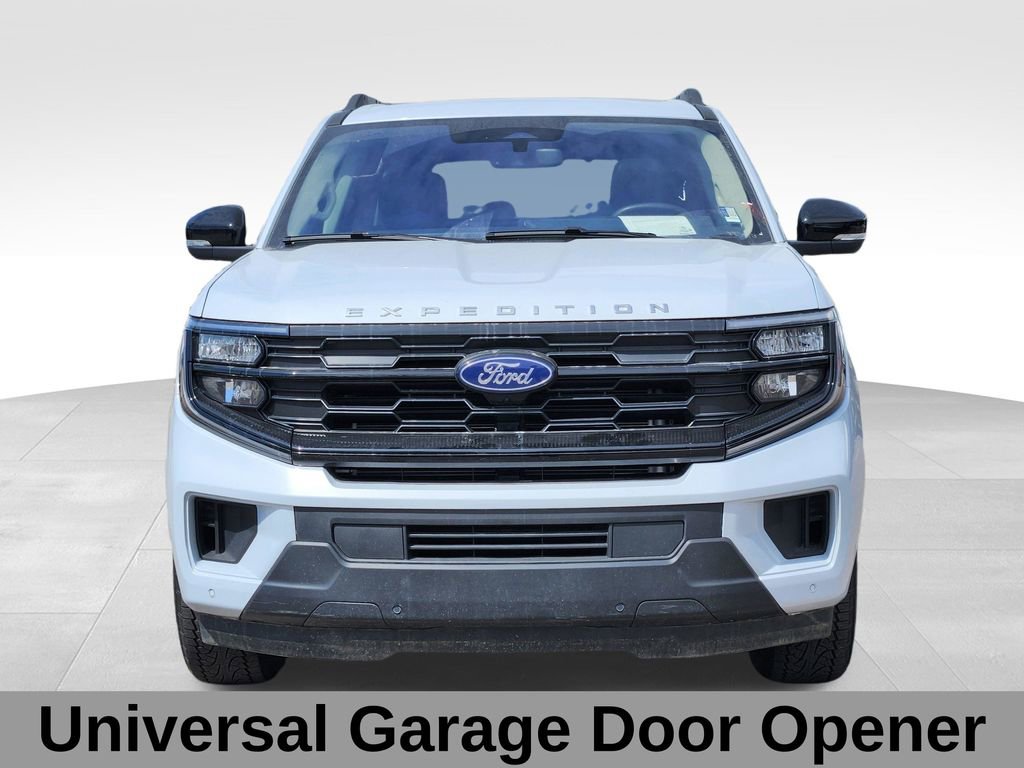 Certified 2025 Ford Expedition Active image 7