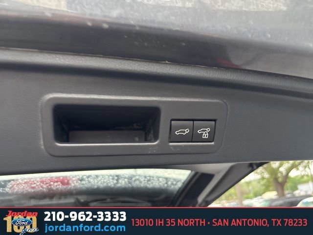 Used 2025 Toyota 4Runner Limited AWD/4WD image 9