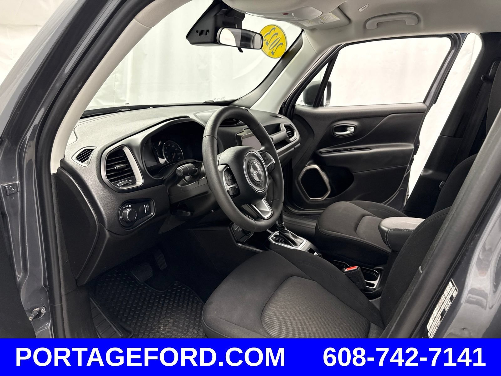 Used 2023 Jeep Renegade Latitude AWD/4WD image 10