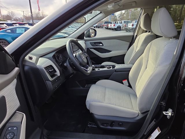 Used 2023 Nissan Rogue SV image 14