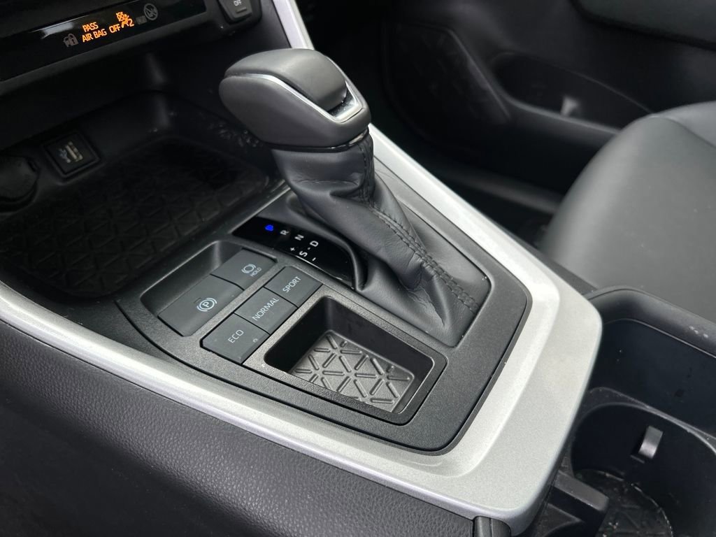 Used 2025 Toyota RAV4 XLE Premium image 21