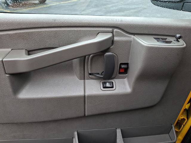 Used 2021 GMC Savana 3500 w/ Power Convenience Package RWD image 11