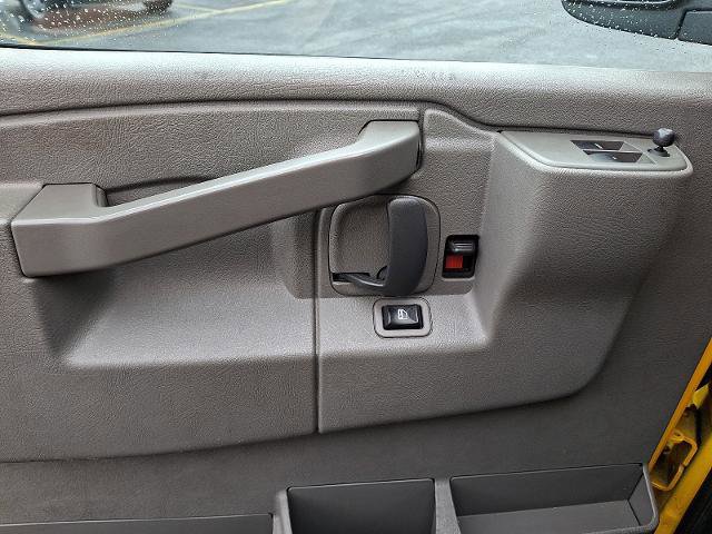 Used 2021 GMC Savana 3500 w/ Power Convenience Package RWD image 11
