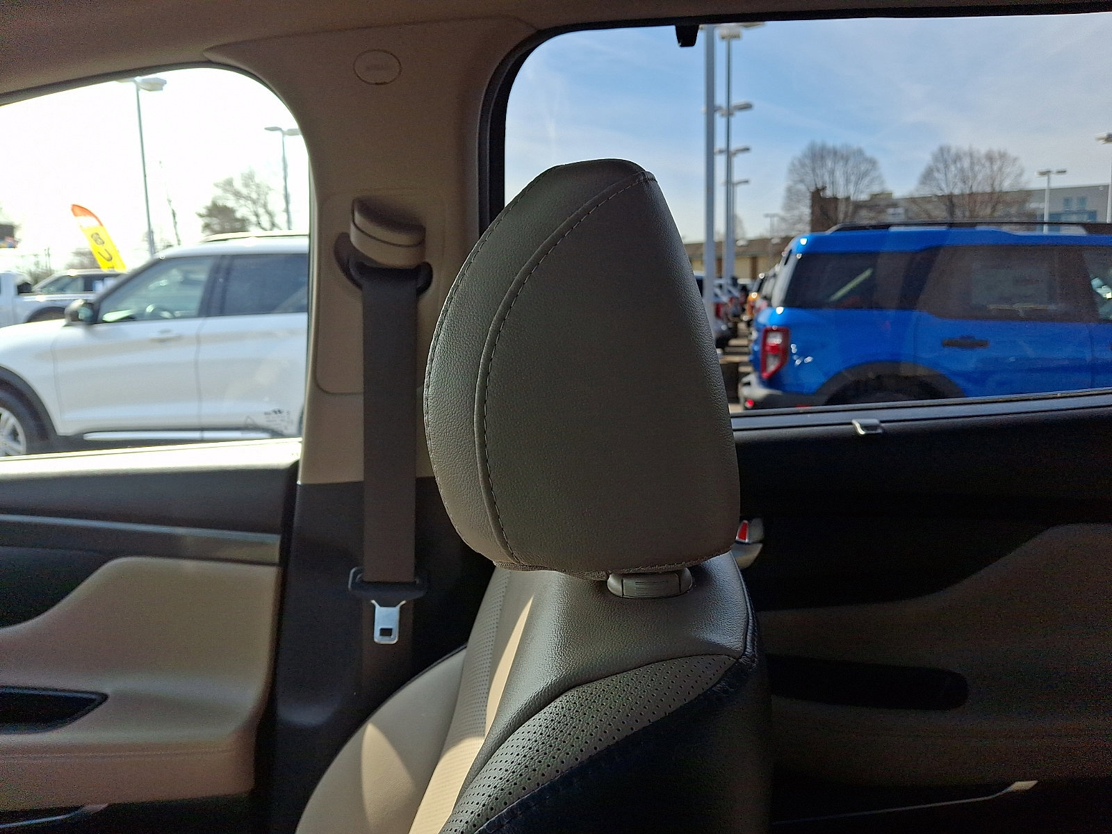 Used 2023 Hyundai Santa Fe SEL w/ Premium Package image 17