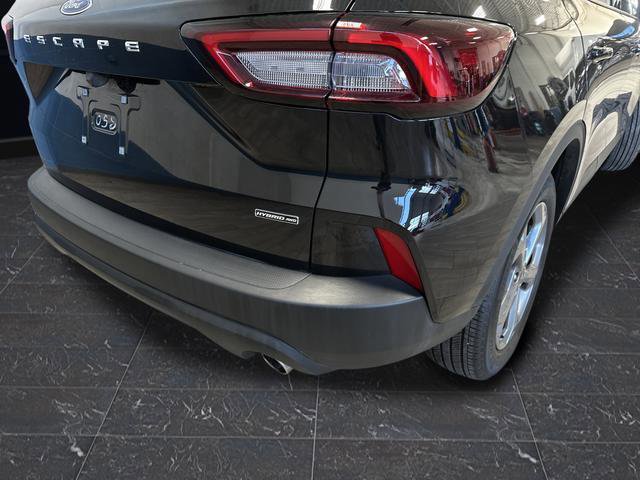 Certified 2025 Ford Escape ST-Line Elite image 31