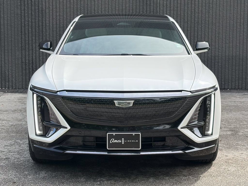 Used 2024 Cadillac Lyriq Sport AWD/4WD image 3