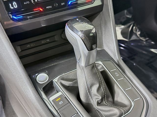 Used 2022 Volkswagen Tiguan SE image 16