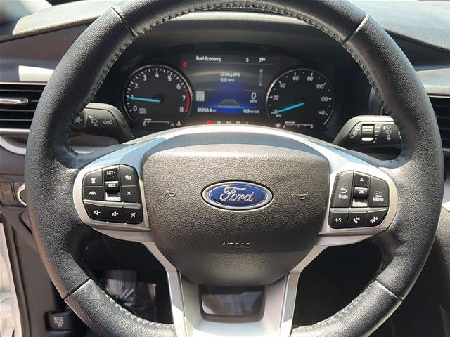 Certified 2022 Ford Explorer XLT w/ Equipment Group 202A AWD/4WD image 36