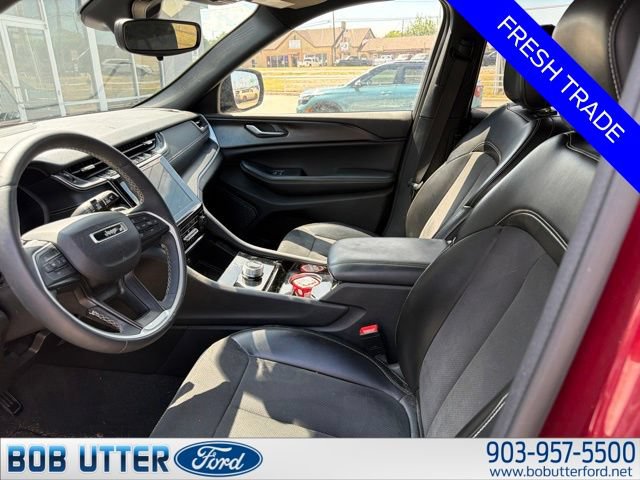 Used 2023 Jeep Grand Cherokee L Laredo RWD image 5