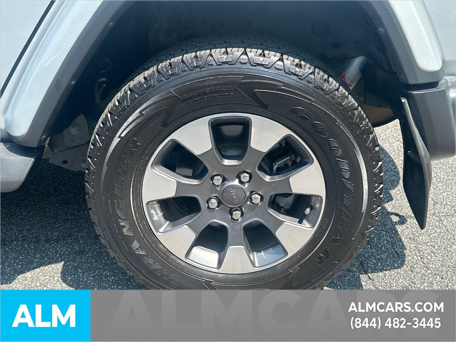 Used 2023 Jeep Wrangler Unlimited Sahara AWD/4WD image 22