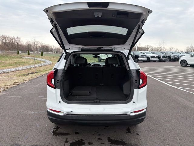 Used 2022 GMC Terrain SLT image 12