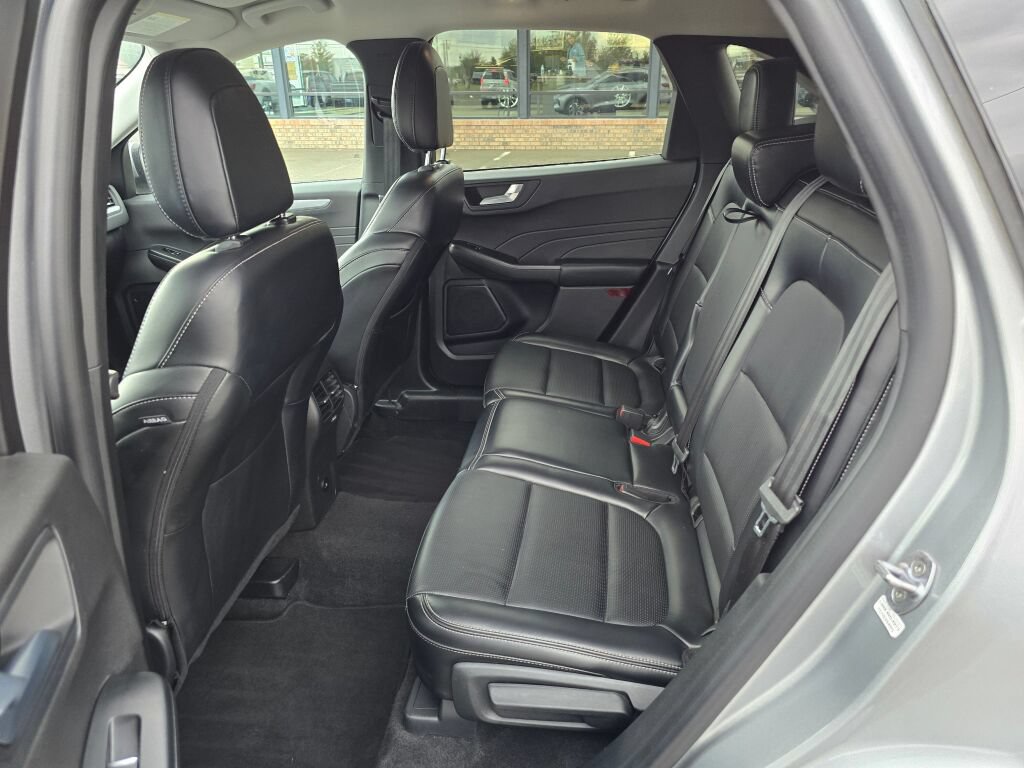 Certified 2024 Ford Escape Platinum AWD/4WD image 17