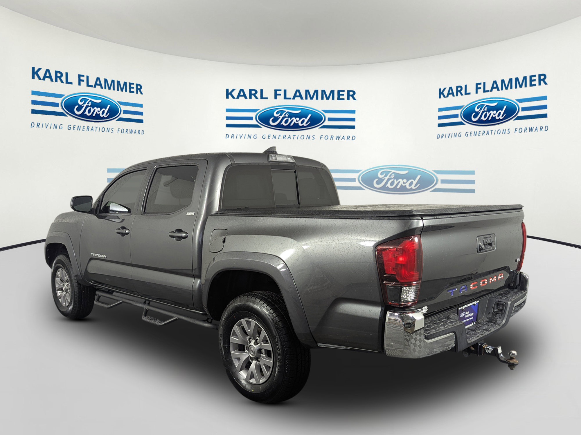 Used 2019 Toyota Tacoma SR5 RWD image 5