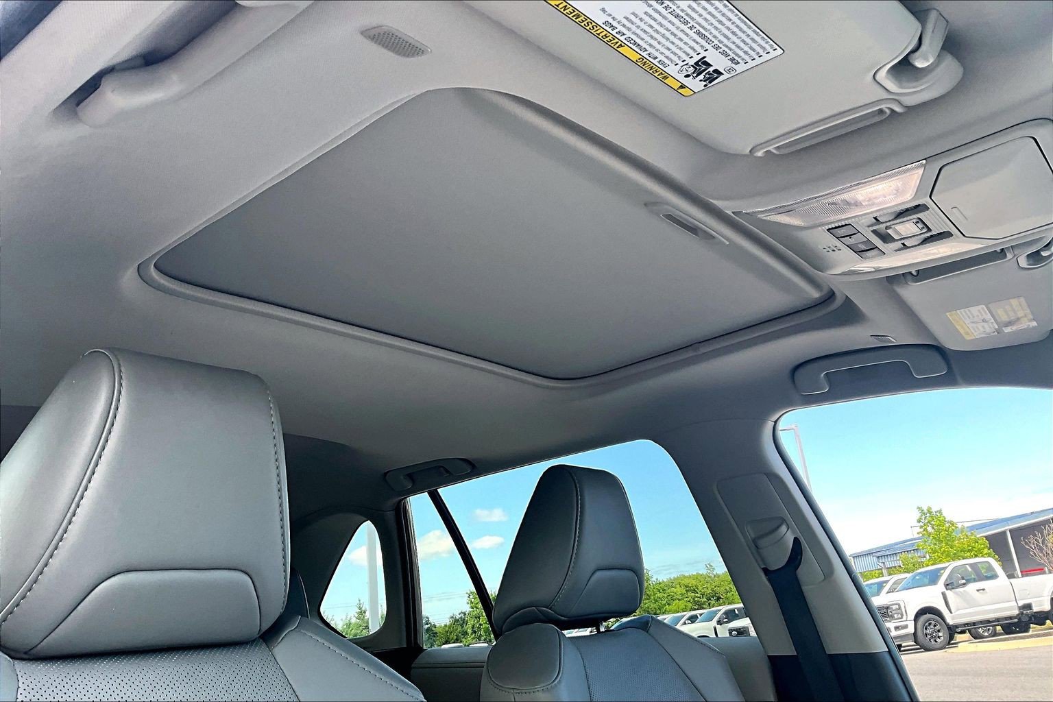 Used 2023 Toyota RAV4 Limited AWD/4WD image 27