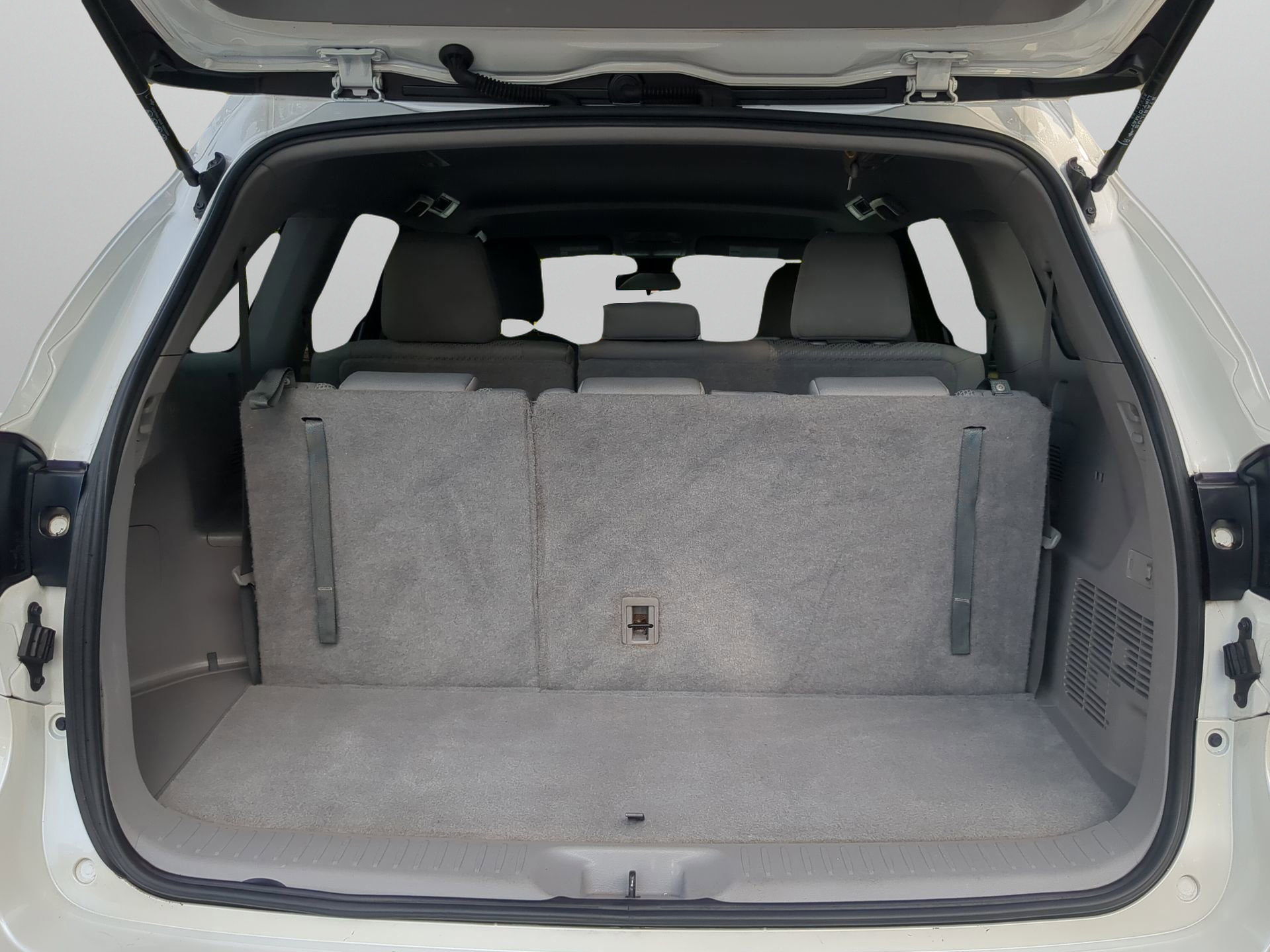 Used 2019 Toyota Highlander LE FWD image 46