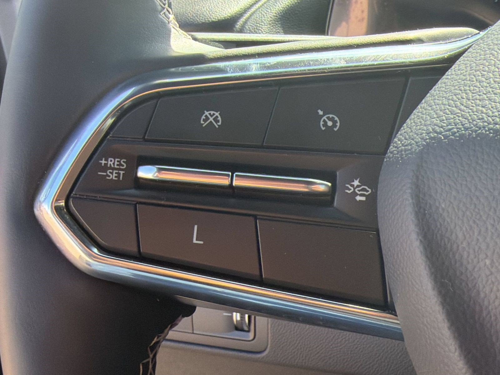 Used 2024 Chevrolet Traverse LT w/ Midnight/Sport Edition FWD image 16
