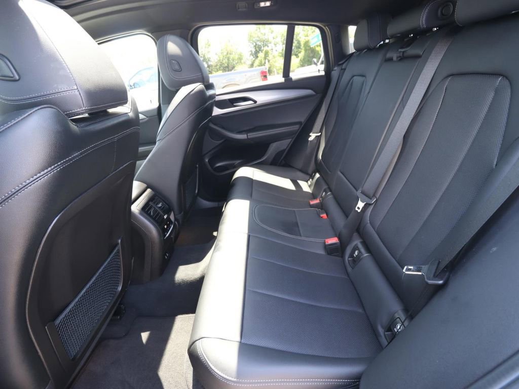 Used 2023 BMW X4 xDrive30i w/ M Sport Package AWD/4WD image 14