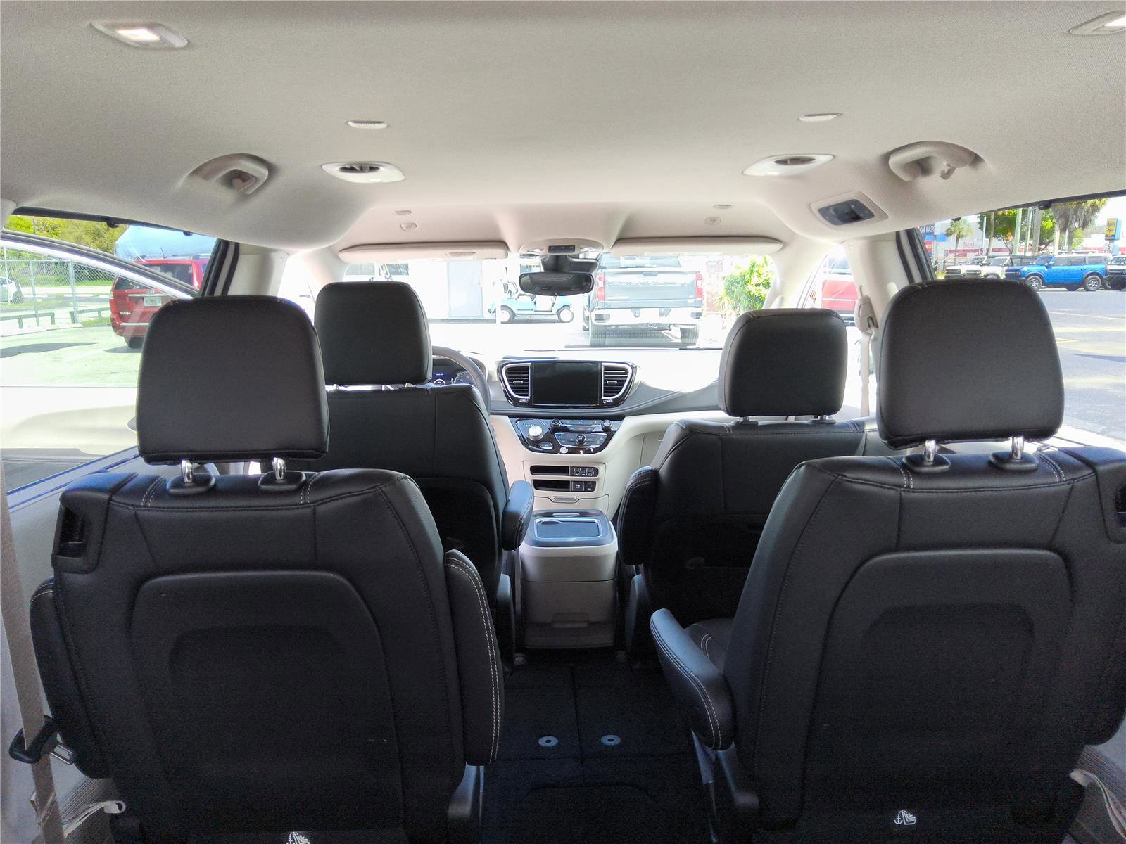 Used 2022 Chrysler Pacifica Touring-L AWD/4WD image 21