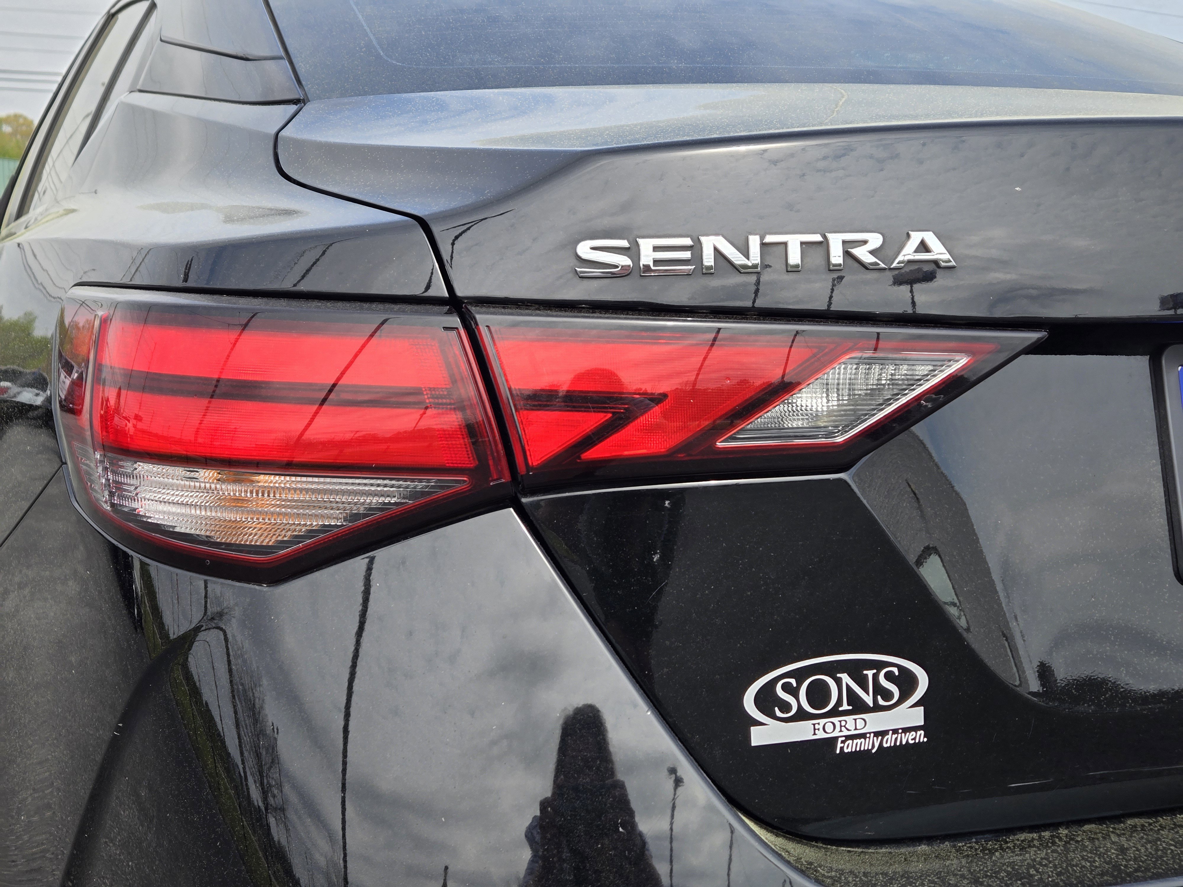 Used 2020 Nissan Sentra SV image 12