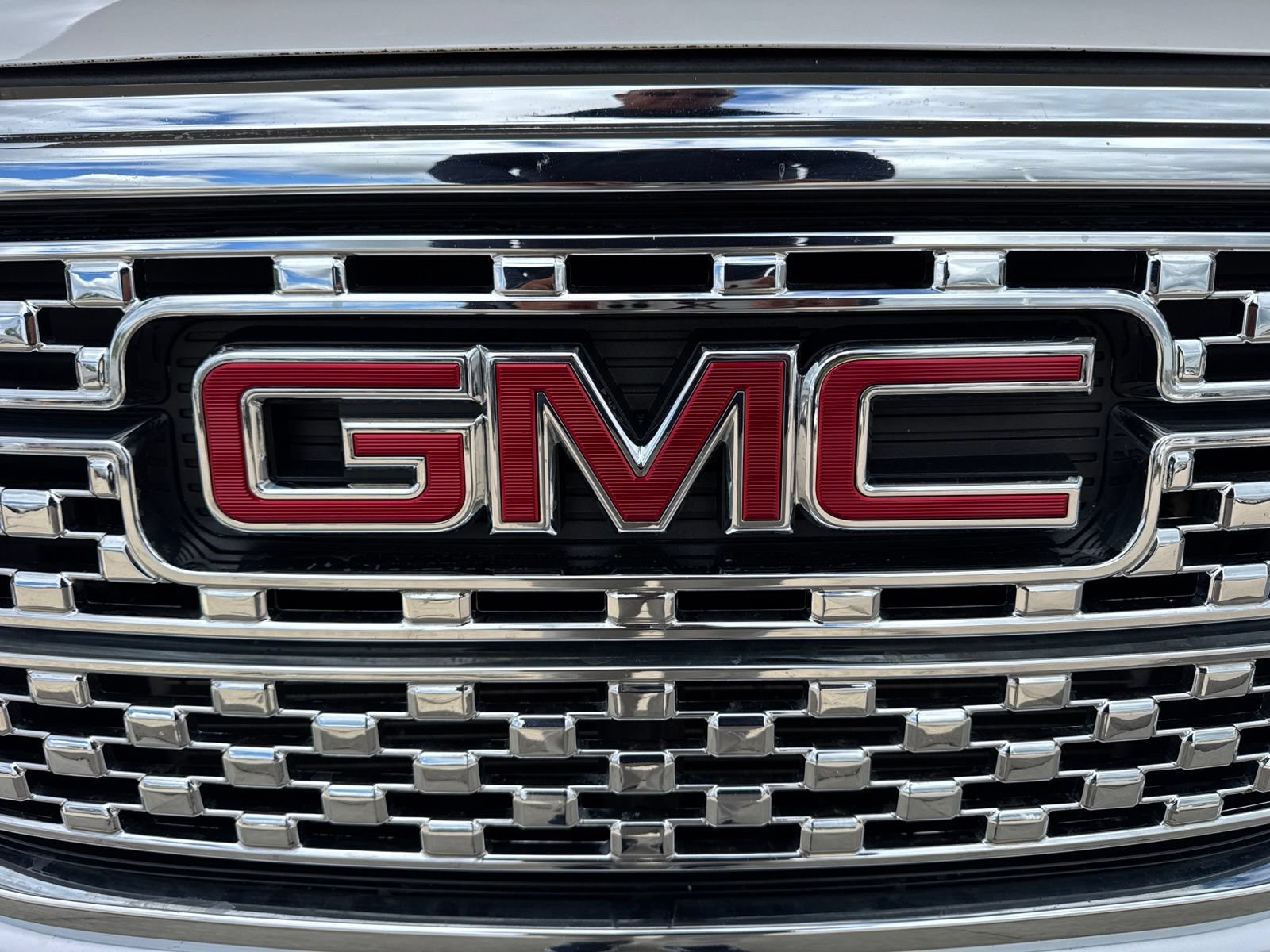Used 2019 GMC Acadia Denali AWD/4WD image 13
