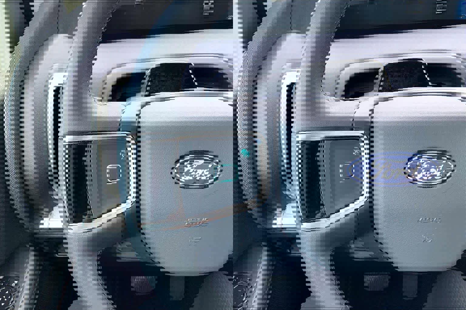 Certified 2025 Ford Expedition Active image 23