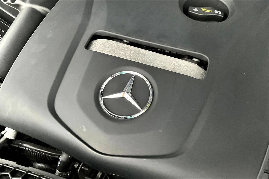 Used 2018 Mercedes-Benz GLC 300 4MATIC image 32