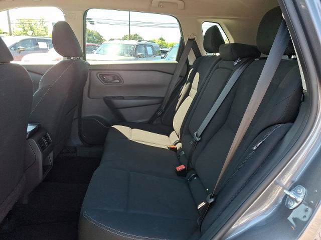 Used 2024 Nissan Rogue S FWD image 10