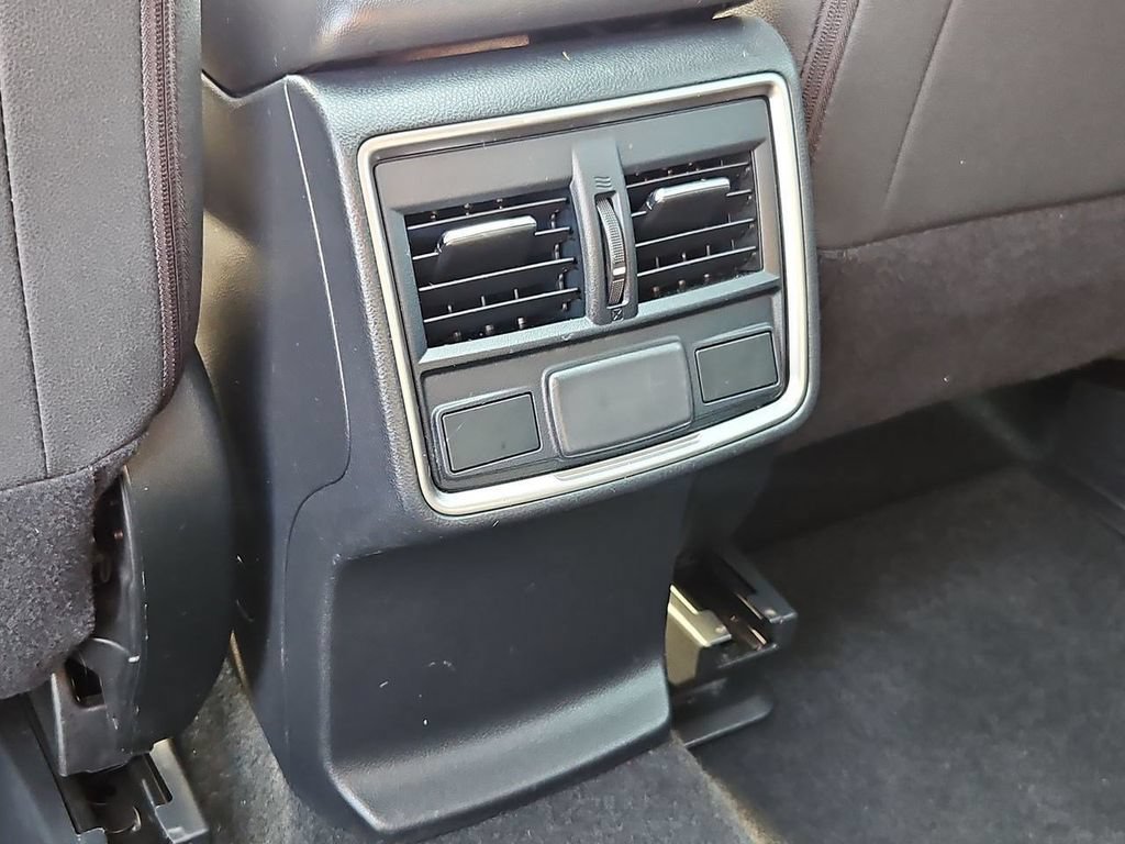 Used 2023 Subaru Forester Premium AWD/4WD image 25