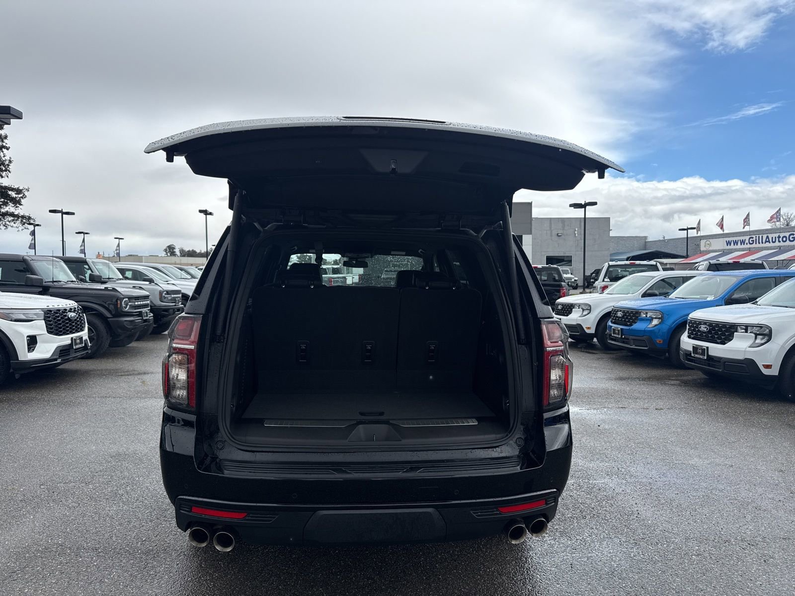 Used 2023 Chevrolet Tahoe Z71 w/ Z71 Off-Road Package image 7