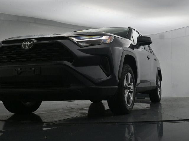 Used 2025 Toyota RAV4 LE AWD/4WD image 33