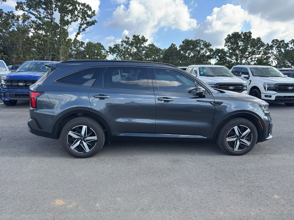 Used 2022 Kia Sorento S FWD image 4