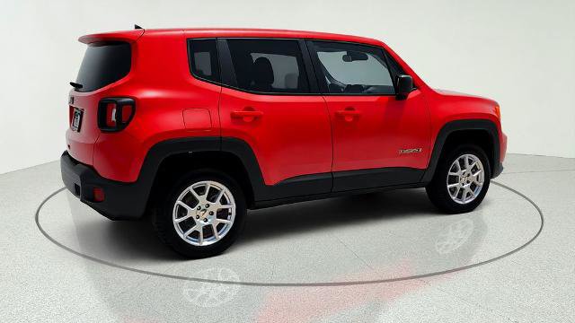 Used 2023 Jeep Renegade Latitude AWD/4WD image 8
